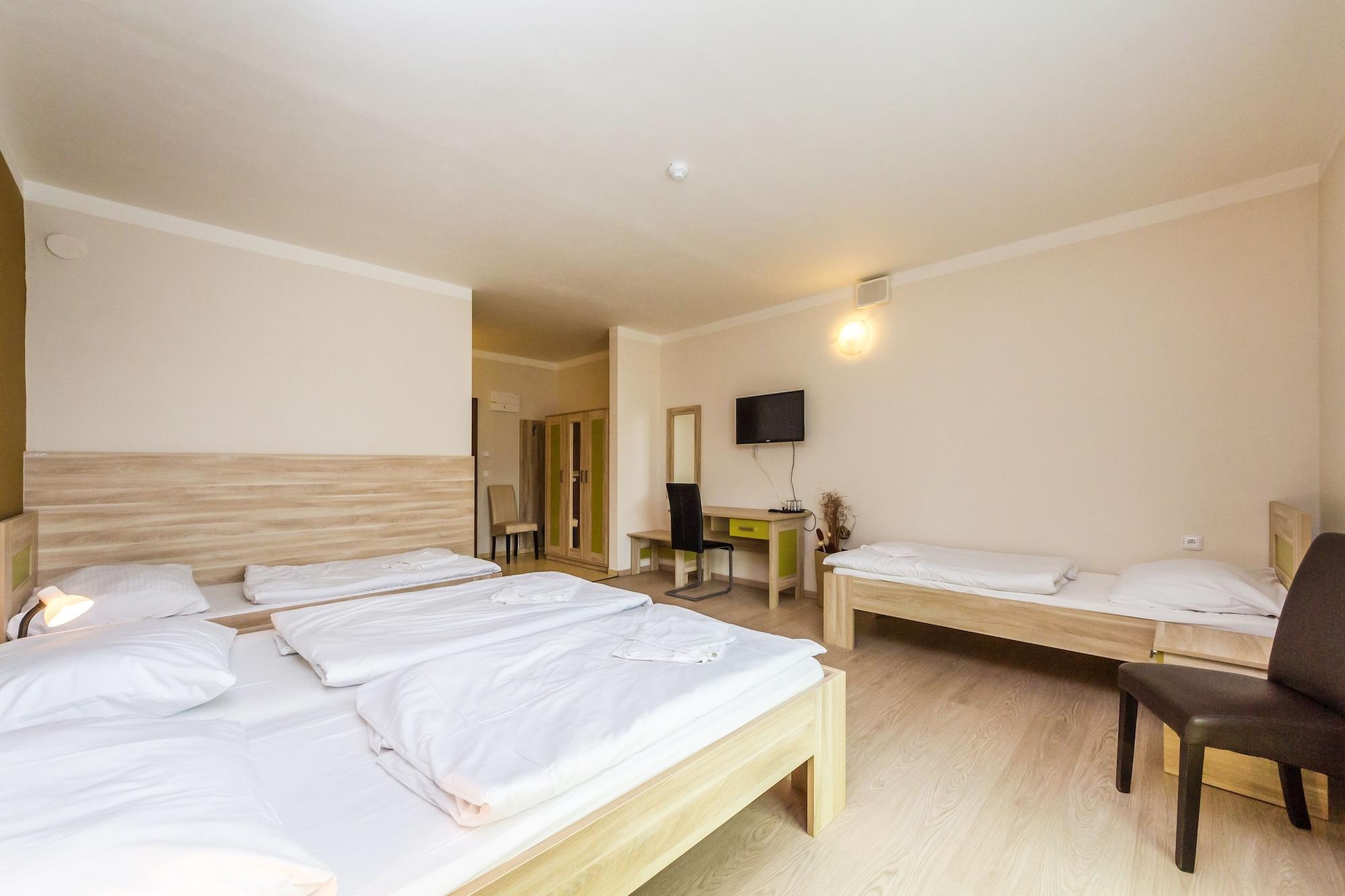 Nad Kralovnou Hotel & Restaurant Прага Экстерьер фото