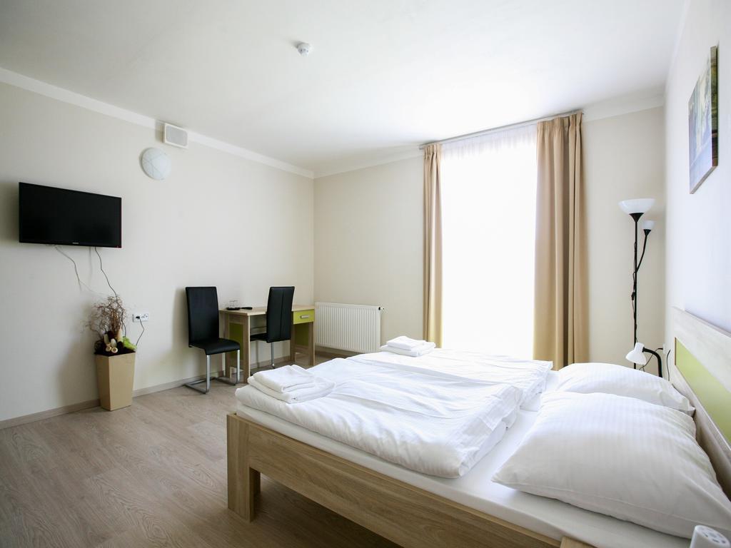 Nad Kralovnou Hotel & Restaurant Прага Номер фото