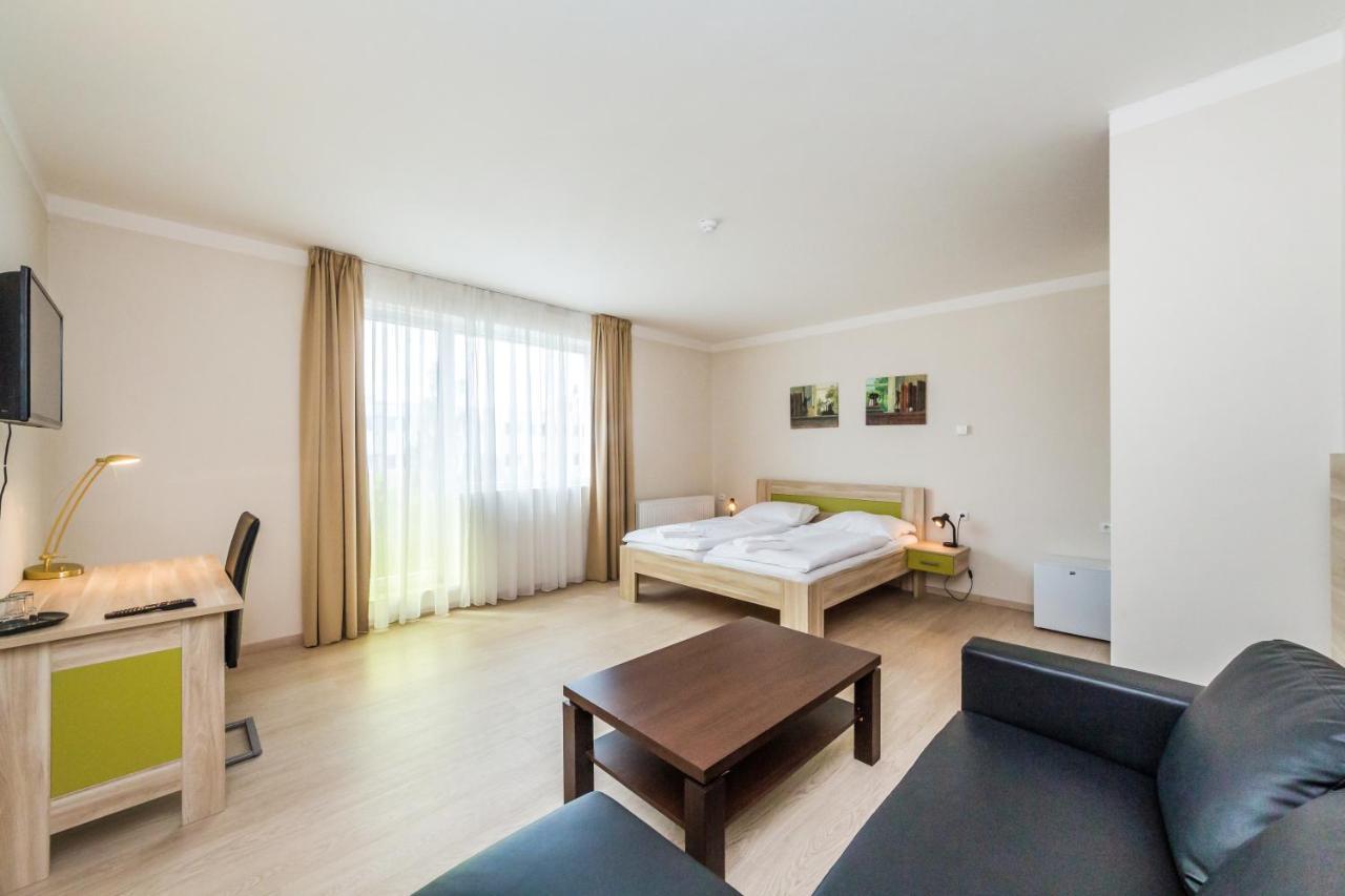 Nad Kralovnou Hotel & Restaurant Прага Экстерьер фото